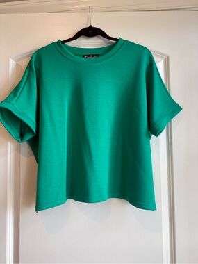 Boxy Crewneck Top in Kelly Green